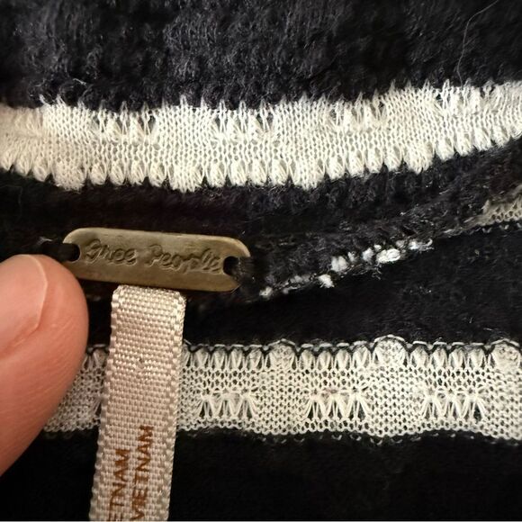 Free People Top Womens Size M Cropped Striped Ribbed 3/4 Sleeve Stretch Nautical - Picture 6 of 10